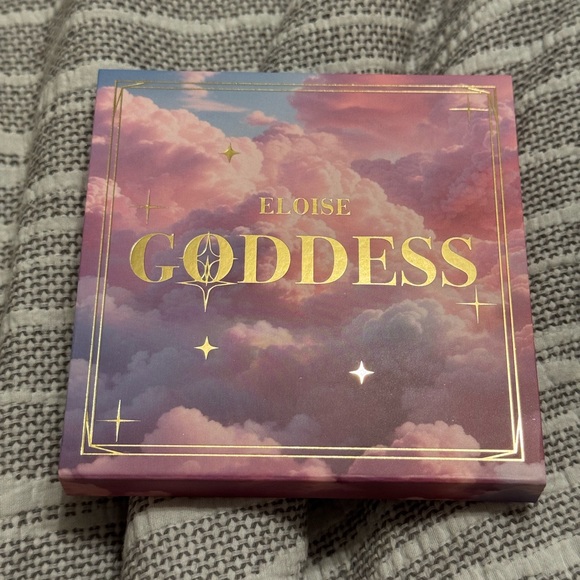 NWOT 🎉 ELOISE BEAUTY Goddess Eyeshadow Palette - Picture 5 of 5